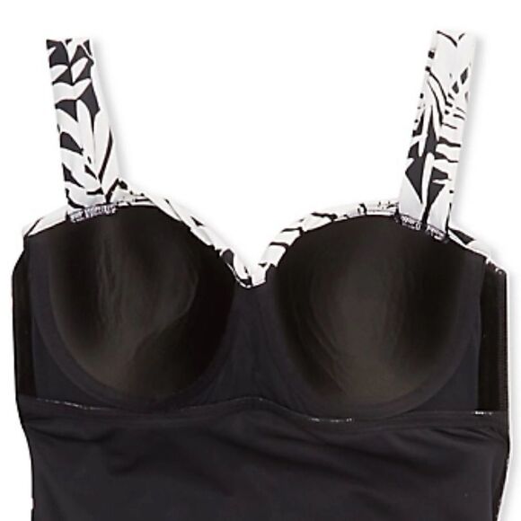 New Bleu Rod Beattie Women Urban
Oasis Shirred Bandeau 1 Piece Swimsuit Black 10 - Picture 7 of 15